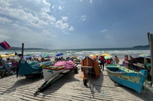 Praia de Bombas. Imagem: Bruna Scirea/Guia Melhores Destinos